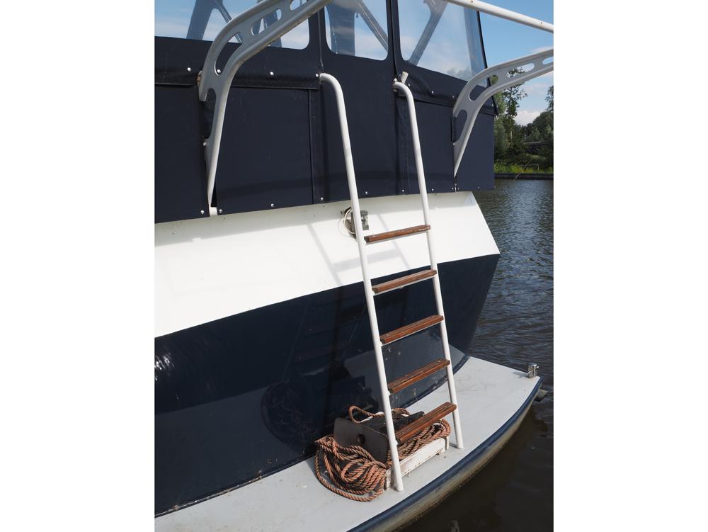  Deck equipment